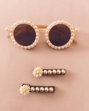 Load image into Gallery viewer, Alina Round Sunnies- All About Pearls