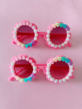 Load image into Gallery viewer, Cami Flower Sunnies- Double Heart
