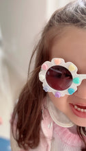Load image into Gallery viewer, Cami Flower Sunnies- Heart World