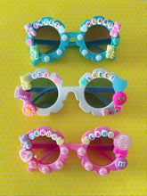 Load image into Gallery viewer, Cami Flower Sunnies - Candy Land
