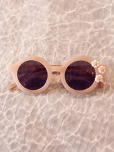 Load image into Gallery viewer, Alina Round Sunnies - Secret Garden
